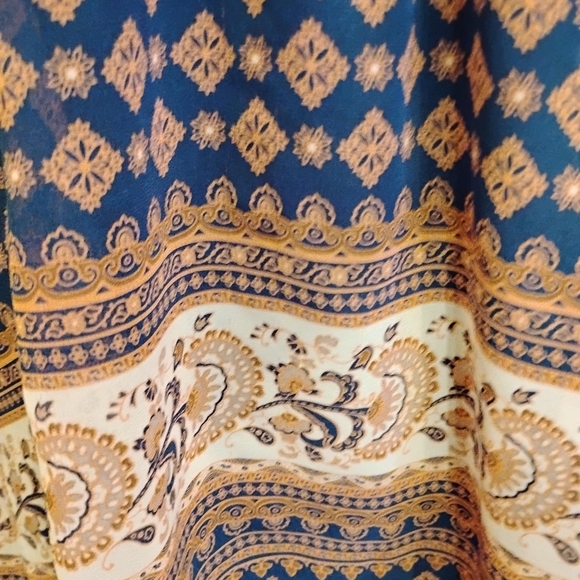 Elegant Women's Blue and Tan Patterned Blouse - Picture 3 of 7